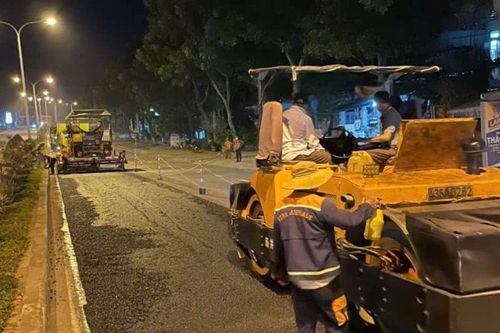 Đà Nẵng tăng ca đẩy nhanh tiến độ sửa chữa nhiều tuyến đường xuống cấp