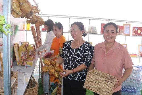 Phát triển bền vững làng nghề ven biển