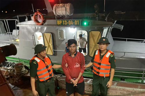 Đồn Biên phòng Côn Đảo phát hiện, bắt giữ đối tượng truy nã lẩn trốn trên tàu cá