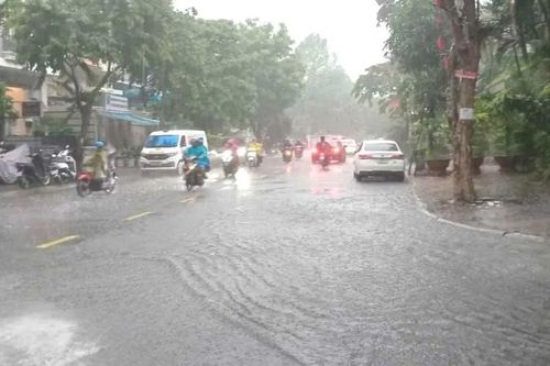 Mưa lớn nhiều nơi, đề phòng ngập úng và sạt lở