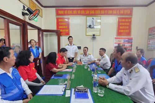 Đoàn công tác TPHCM thăm đặc khu Phú Quốc và nhà giàn DK1/10