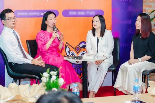 Con khủng hoảng tuổi dậy thì, cha mẹ nên làm gì?
