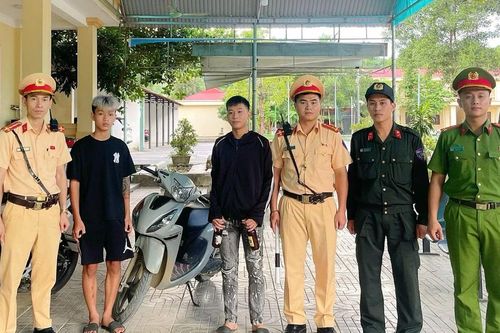Lộ thêm vụ trộm xe máy, điện thoại khi ngăn chặn nhóm thanh niên hỗn chiến