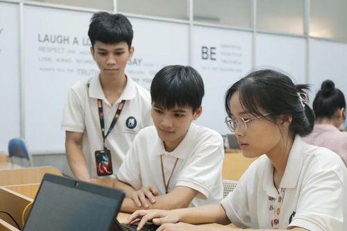 Học bổng chắp cánh tri thức, mở lối tương lai