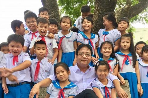 Người lính, thầy giáo, nhà thơ