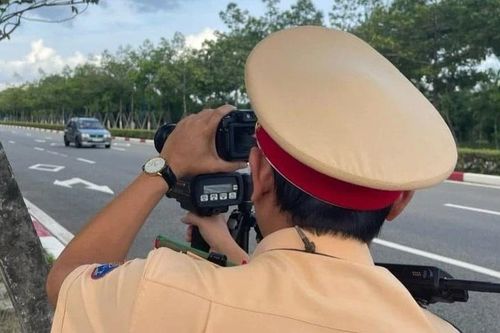 TPHCM: Phạt ô tô tải trọng lớn lưu thông giờ cao điểm trên nhiều tuyến đường