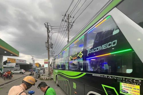 CSGT xử lý hàng loạt xe khách vi phạm tại TPHCM