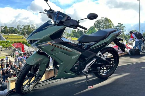 Giá rẻ hơn Yamaha Exciter 155 VVA, xe máy Honda Winner R 2025 có đáng mua?