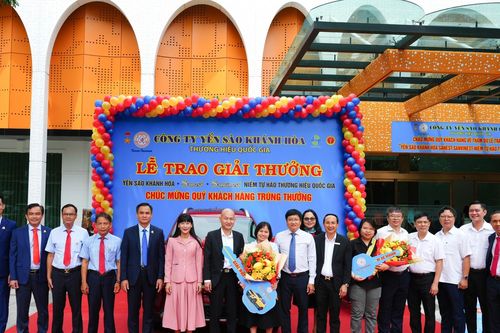 Thêm khách hàng trúng thưởng ô tô, xe máy từ Yến sào Khánh Hòa