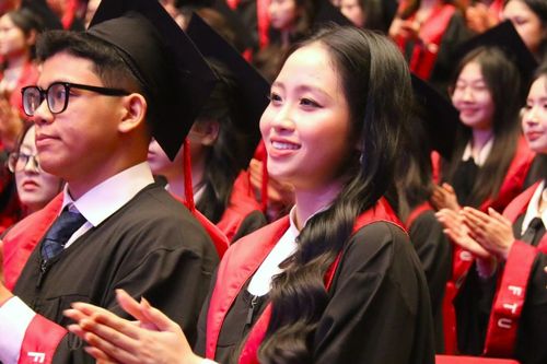 30 thủ khoa xuất sắc tốt nghiệp Trường ĐH Ngoại thương năm 2025