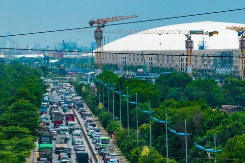 Ô tô 'rồng rắn' nhích từng mét trên đường Trường Sa suốt cuối tuần