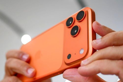 'Trúng tiếng sét ái tình' iPhone 17 Pro Max màu cam