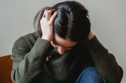 Vợ thất nghiệp, chồng vẫn muốn mừng cưới bạn thân 28 triệu để giữ thể diện
