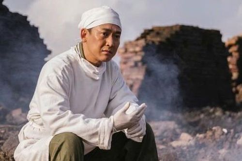 Hứa Vĩ Văn và câu chuyện chưa kể trước khi vào phim 'Mưa đỏ': Nén tâm nhang gửi người cậu ruột liệt sĩ