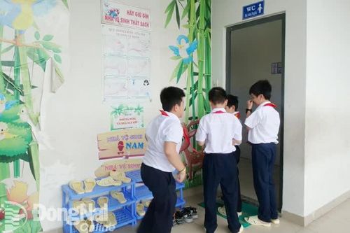 Để nhà vệ sinh trường học không còn là 'nỗi ám ảnh'