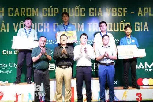 Cơ thủ Đồng Nai Diệp Chấn Hưng giành huy chương bạc carom trẻ quốc gia