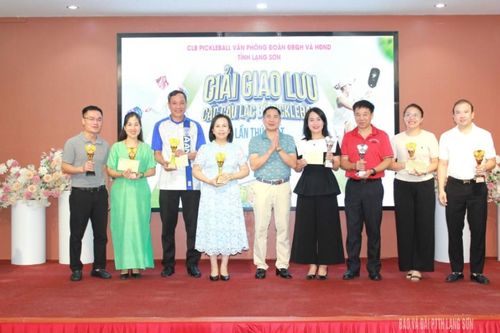 50 vận động viên tham gia giải giao lưu các câu lạc bộ Pickleball