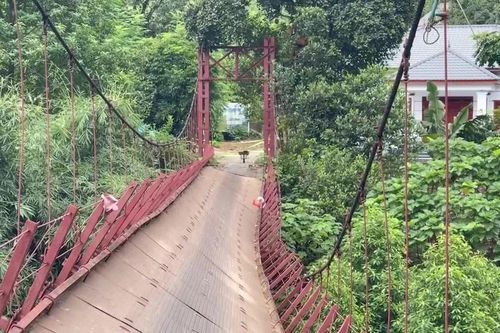 Cầu treo Tả Ngảo bị tuột dây cáp, một người thoát hiểm trong gang tấc