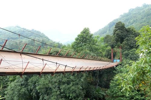 Cần sớm sửa chữa cầu treo Tả Ngảo