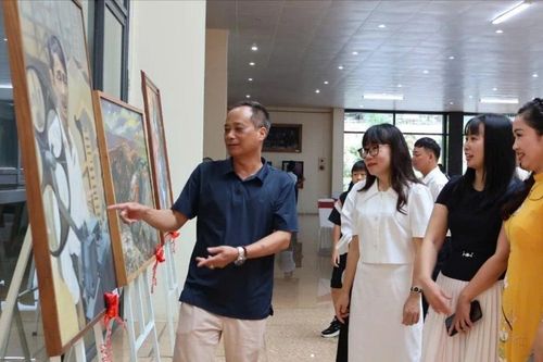 Mái nhà chung của các văn nghệ sĩ