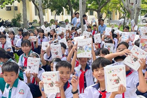 Hỗ trợ những hoàn cảnh khó khăn tại Vĩnh Hảo và Tà Năng
