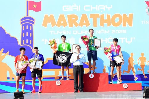 Gần 1.000 vận động viên tham gia Giải chạy Marathon 'Tuyên Quang- Nơi vẻ đẹp hội tụ' năm 2025