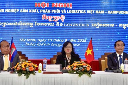 Việt Nam - Campuchia thúc đẩy thương mại biên giới, kết nối chuỗi cung ứng sản xuất, logistics