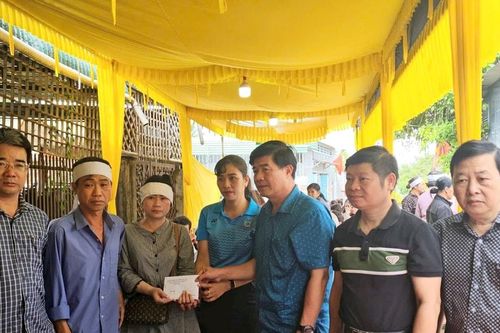 Lãnh đạo tỉnh Đắk Lắk thăm hỏi, động viên gia đình các nạn nhân vụ thảm án
