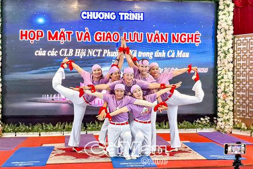 Lan tỏa niềm vui từ giao lưu văn nghệ người cao tuổi