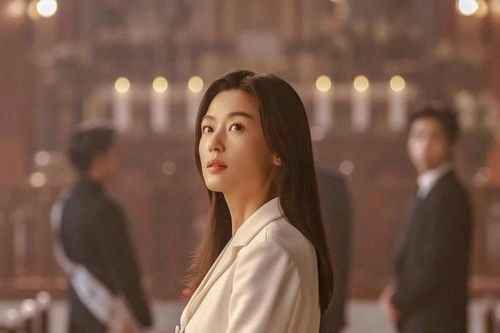 Tempest: Jun Ji Hyun tái xuất sau 4 năm, sang nhưng không 'chảnh' mà đầy uy quyền