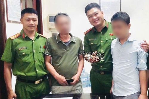 Công an phường Hồng Hà thuyết phục một người từ bỏ ý định tiêu cực