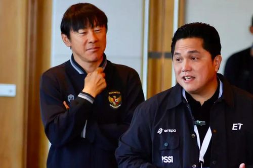 HLV Shin Tae-yong tiết lộ góc khuất, bóng đá Indonesia dậy sóng