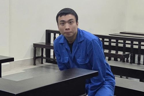 Đối tượng lừa đảo điều khiển xe ô tô kéo lê người đàn ông khi bỏ chạy