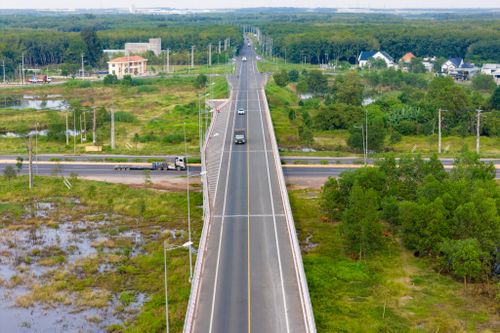 Cận cảnh đường Hồ Chí Minh đoạn qua Tây Ninh - TP.HCM tăng tốc về đích