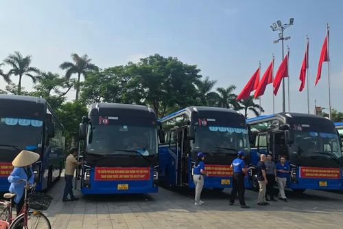 Hải Phòng tổ chức 230 chuyến xe miễn phí đưa người dân đi tham quan Triển lãm A80