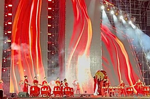 Âm vang của dàn trống hội hòa quyện cùng bản giao hưởng khơi mở khát vọng dựng xây đất nước