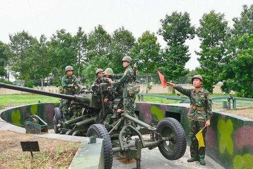 Rèn bản lĩnh lính canh trời