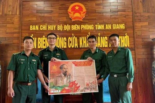 Phụ san đặc biệt của Báo Nhân Dân đến với chiến sĩ biên phòng Phú Quốc