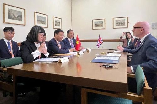 Thúc đẩy hợp tác tài chính-thương mại giữa Việt Nam với Vương quốc Anh