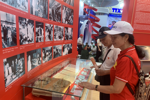 Chiếc áo tặng Bác Hồ