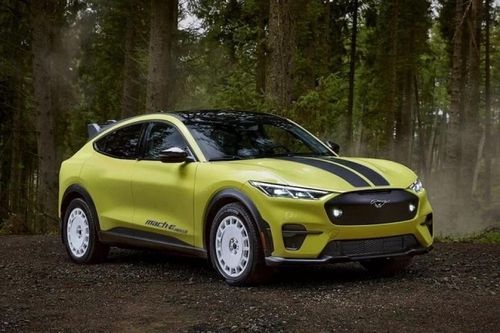 Cập nhật bảng giá xe hãng Ford mới nhất tháng 9/2025