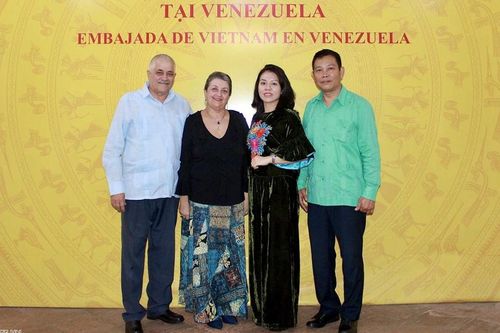 Giao lưu hữu nghị Việt Nam-Cuba tại Caracas, Venezuela