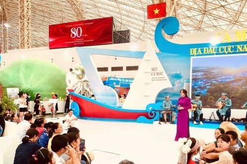 Triển lãm thành tựu đất nước: Ấn tượng không gian trưng bày đặc biệt của Cà Mau