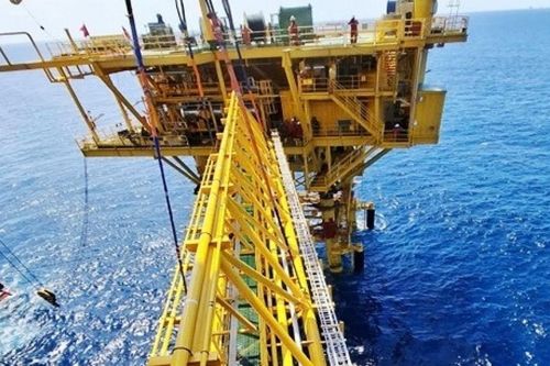 Lắp đặt thành công Khối thượng tầng giàn BK-24, mỏ Bạch Hổ