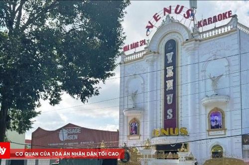 Lực lượng công an kiểm tra, phong tỏa quán karaoke nổi tiếng tại Quảng Ngãi