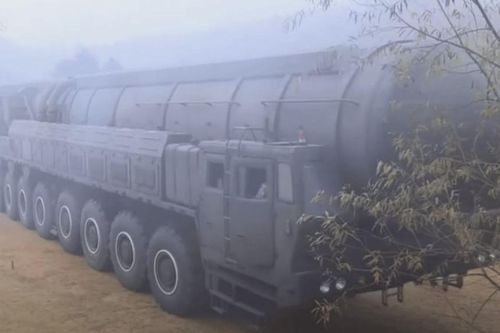 Tên lửa Hwasong-20 tầm bắn 15.000km, công nghệ MIRV, thay đổi cuộc chơi quân sự toàn cầu