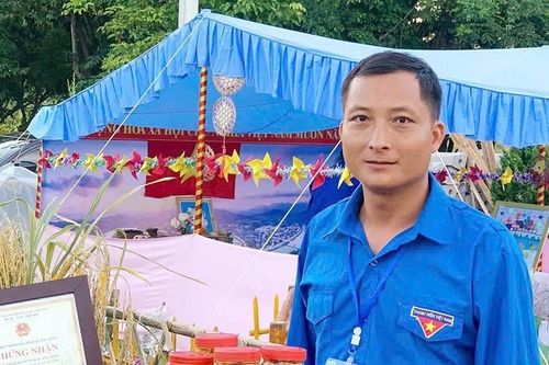 Thầy giáo biến loại quả gắn bó với người Sán Chỉ thành sản phẩm đặc sản