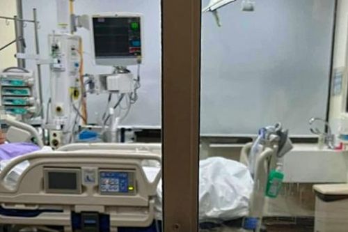 Đưa bố mẹ ra nước ngoài chữa ung thư để báo hiếu