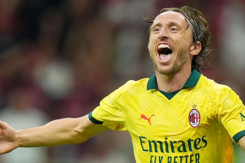 Modric ghi bàn lịch sử, Milan vất vả thắng Bologna