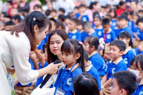 Các trường học ở TPHCM thay đổi thời khóa biểu, điều chỉnh giờ ra về